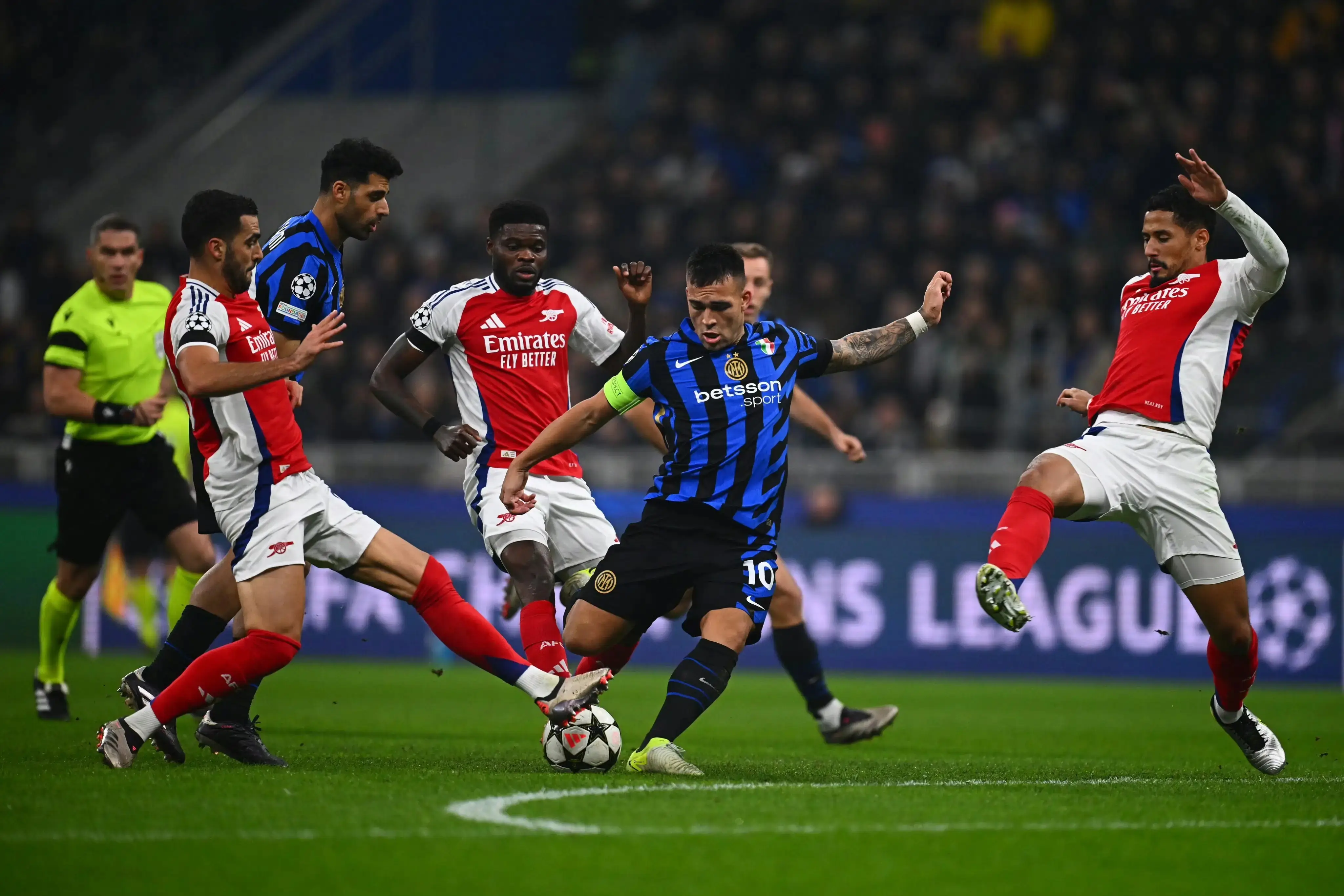 马赛欧冠征途:在逆境中追寻荣光