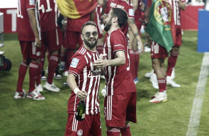 奧林匹亞科斯:歐冠賽場(chǎng)的逆襲與堅(jiān)守